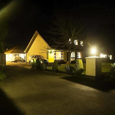 ホテル Hillview House Lusk エクステリア 写真