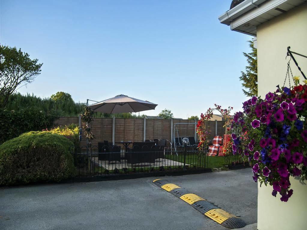 ホテル Hillview House Lusk エクステリア 写真